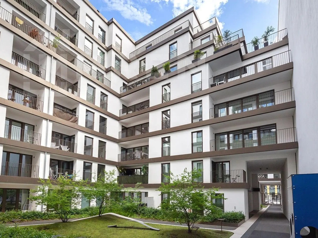 Prime Luxury: New 2-Bed Gem with Underground Parking - 14