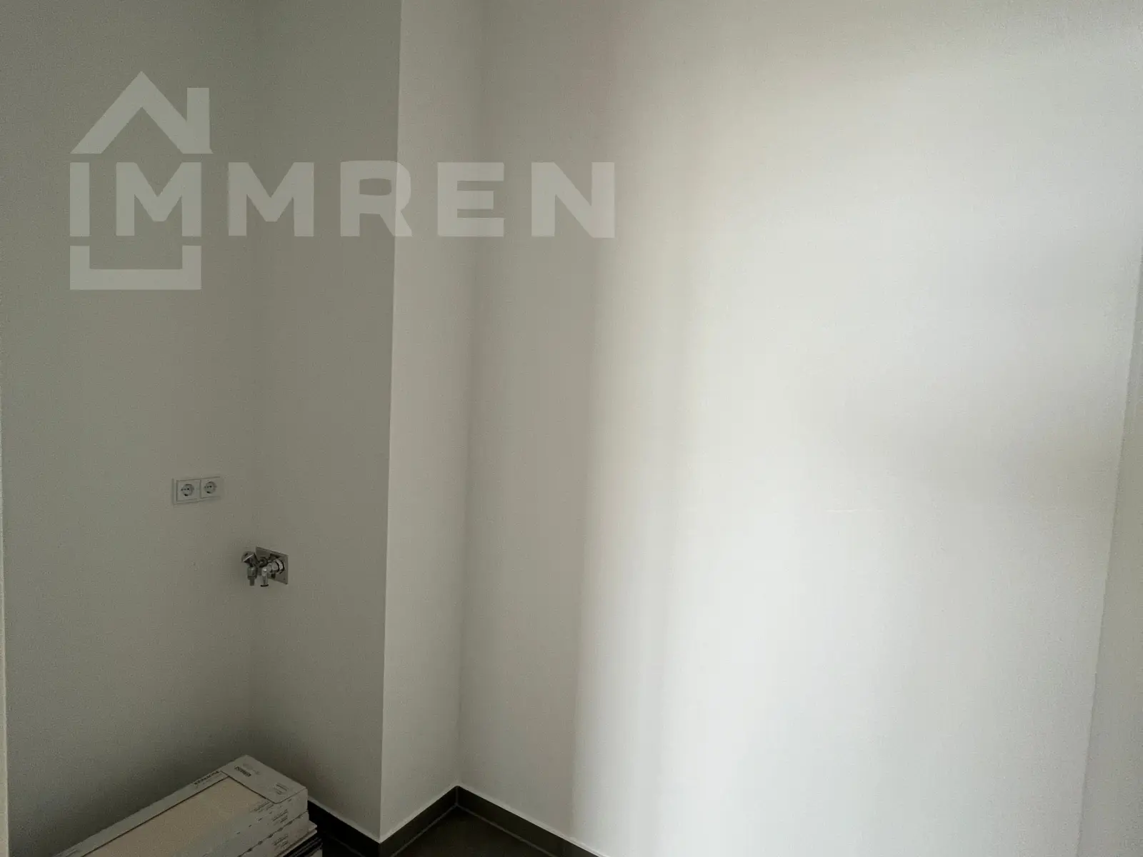 Charming 4-Room Apartment with Rooftop Terrace - 5