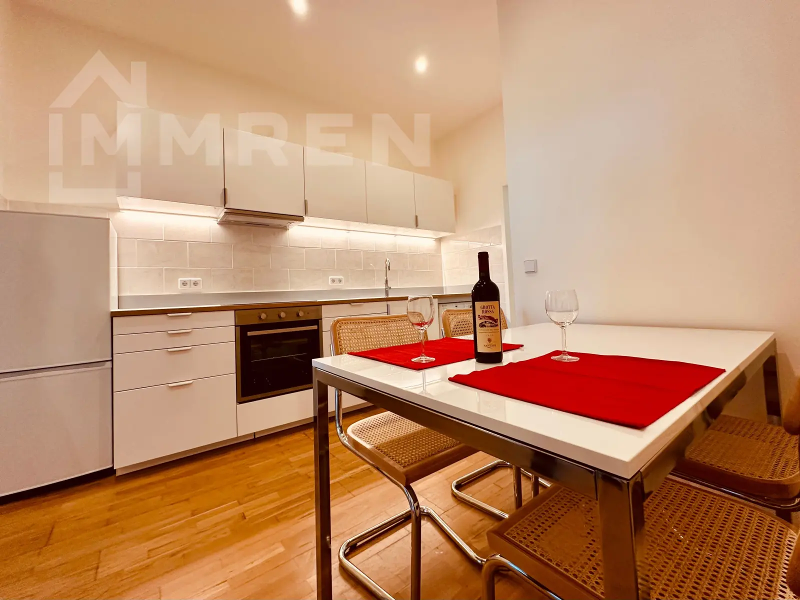 Stylish 1.5-Room Apartment Near Schlossstraße