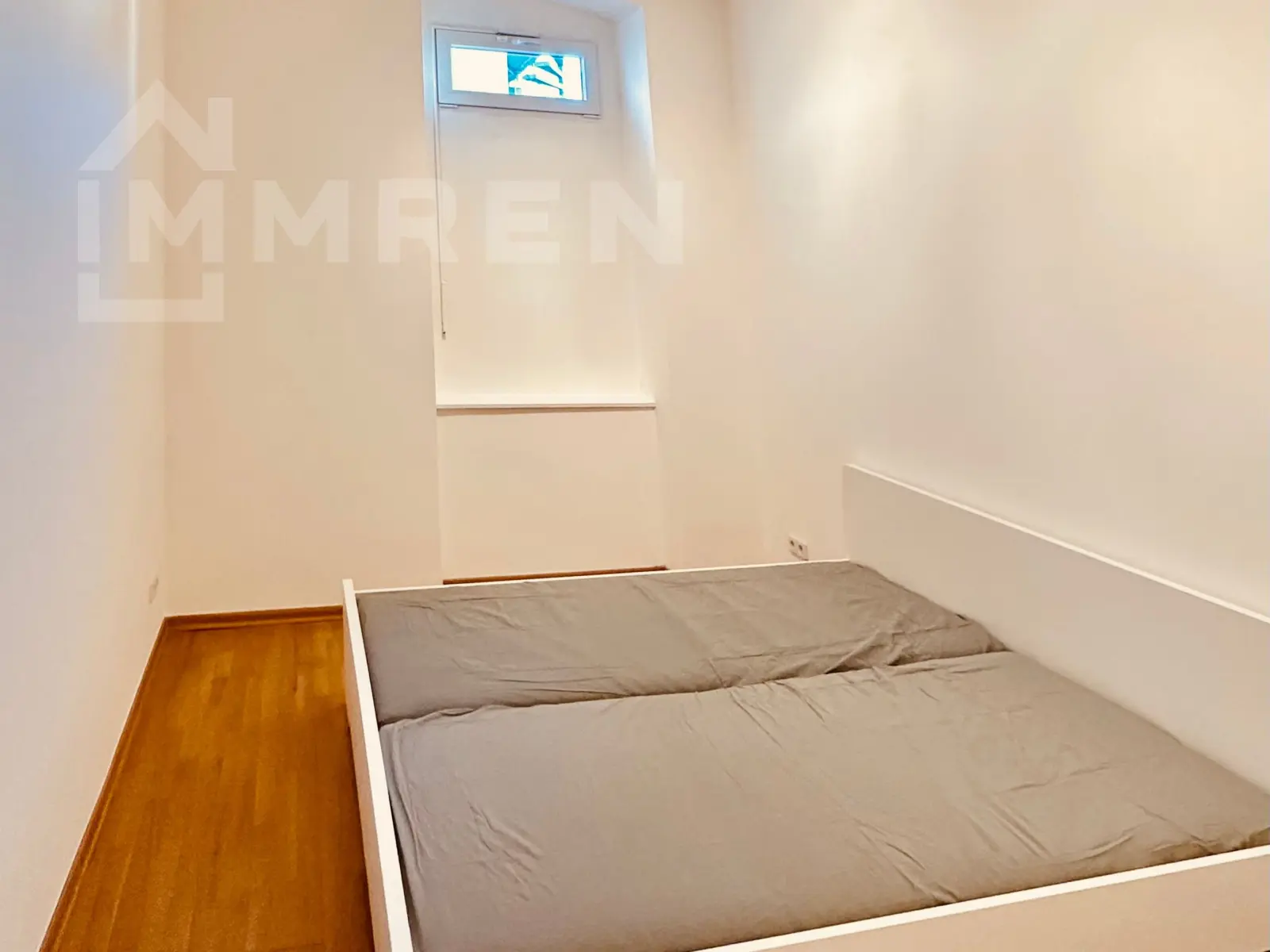 Stylish 1.5-Room Apartment Near Schlossstraße - 2