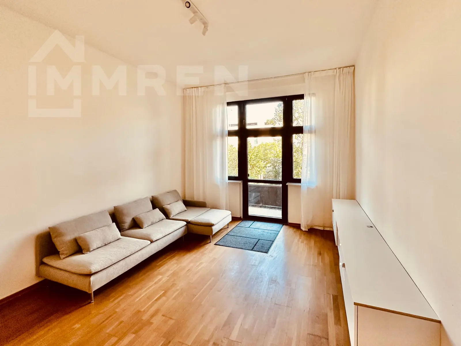 Stylish 1.5-Room Apartment Near Schlossstraße - 4