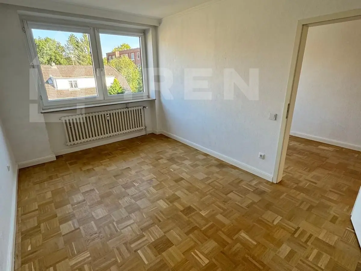 3-Bedroom Apartment with Balcony Overlooking Greenery - 6