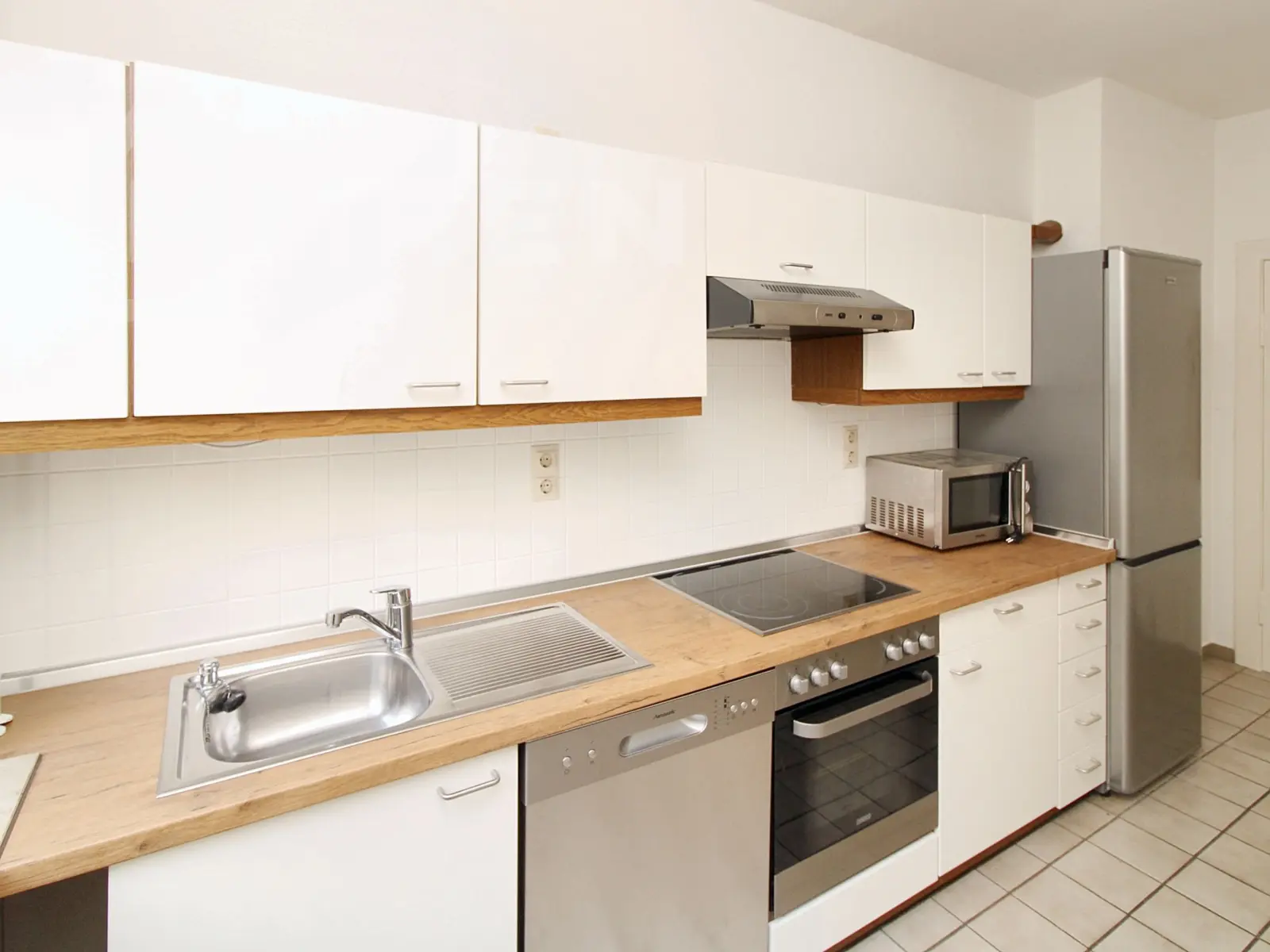 Excellent Apartment Near Fuhlsbüttlerstraße